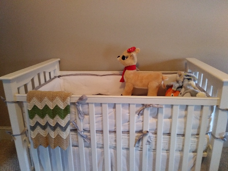 chevron baby blanket in crib display