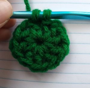 Four-leaf-clover-flower-shamrock-applique-crochet-pattern
