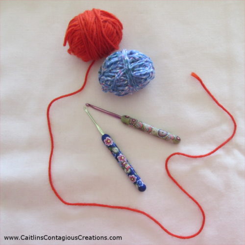 Joining Yarn to a Hook Beginner Crochet Tutorial - Caitlin's Contagious  Creations