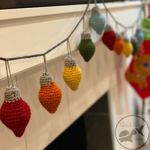 Quick Holiday Crochet Pattern for holiday lights garland